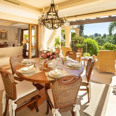 Villa Elegant 6Br Villa With Private Pool - Lush Gardens Near Marbella Golden Mile Marbella