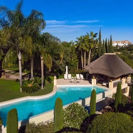 Villa Elegant 6Br Villa With Private Pool - Lush Gardens Near Marbella Golden Mile