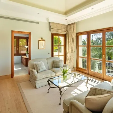 Elegant 6Br Villa With Private Pool - Lush Gardens Near Marbella Golden Mile Villa