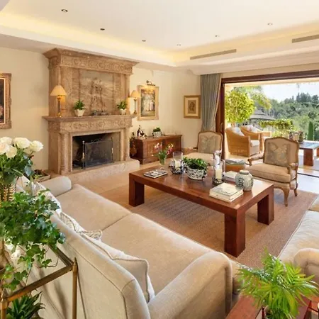 Elegant 6Br Villa With Private Pool - Lush Gardens Near Marbella Golden Mile Villa