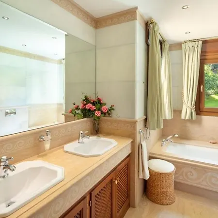 Elegant 6Br Villa With Private Pool - Lush Gardens Near Marbella Golden Mile Marbella